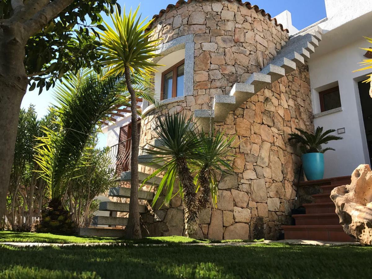 Le Case Del Mare Loiri Porto San Paolo Exterior foto